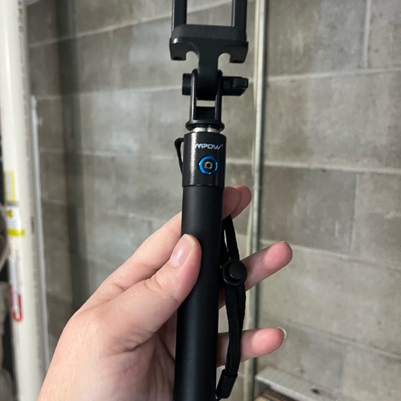 Mpow Black Selfie Stick with Bluetooth - Picture 3 of 7